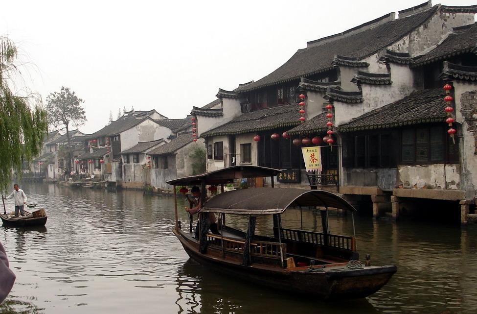 服务长沙“都市后花园”,“电雷锋”新春花市保电忙